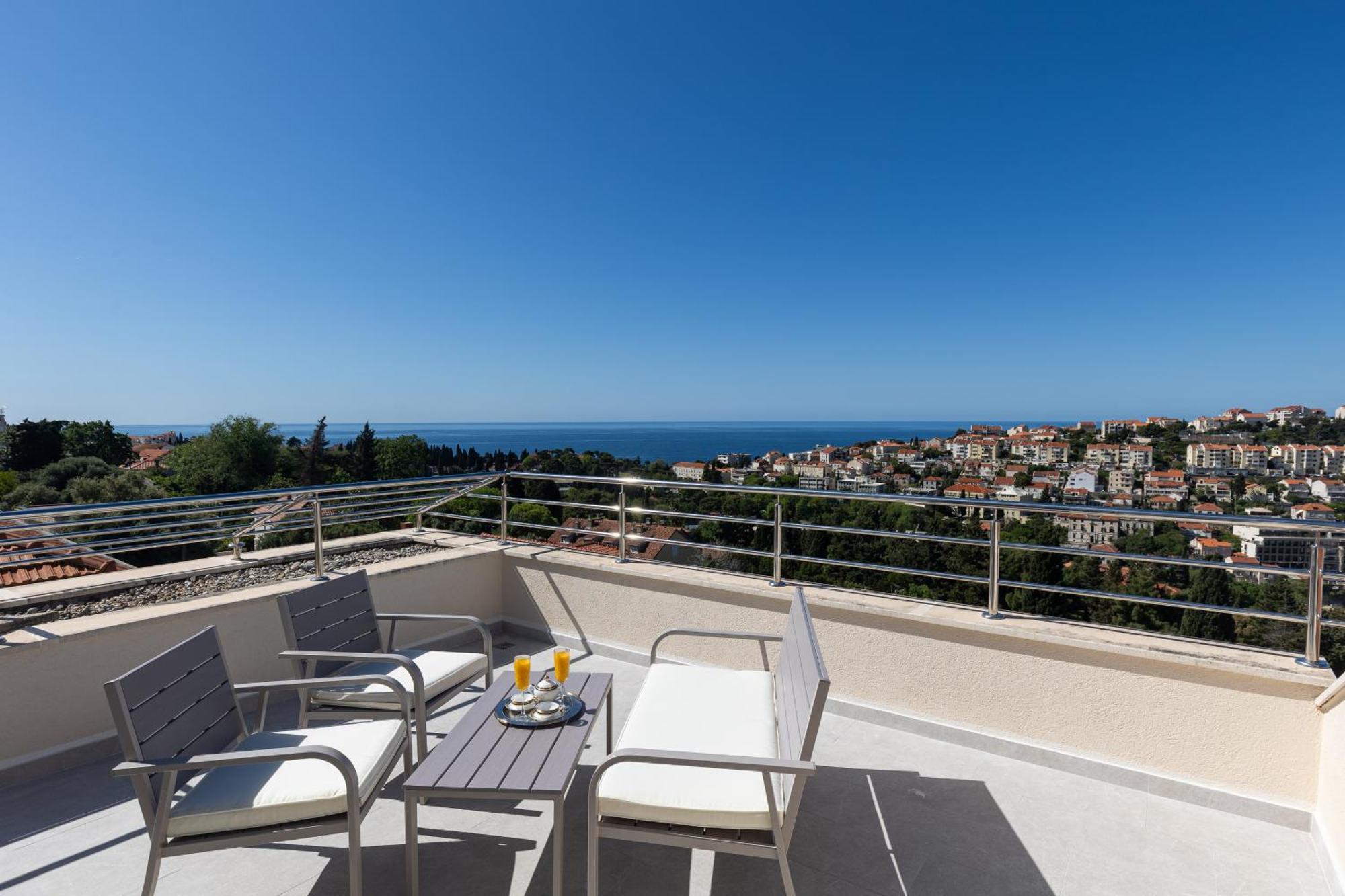 Marlea Sea-view Apartmán *
