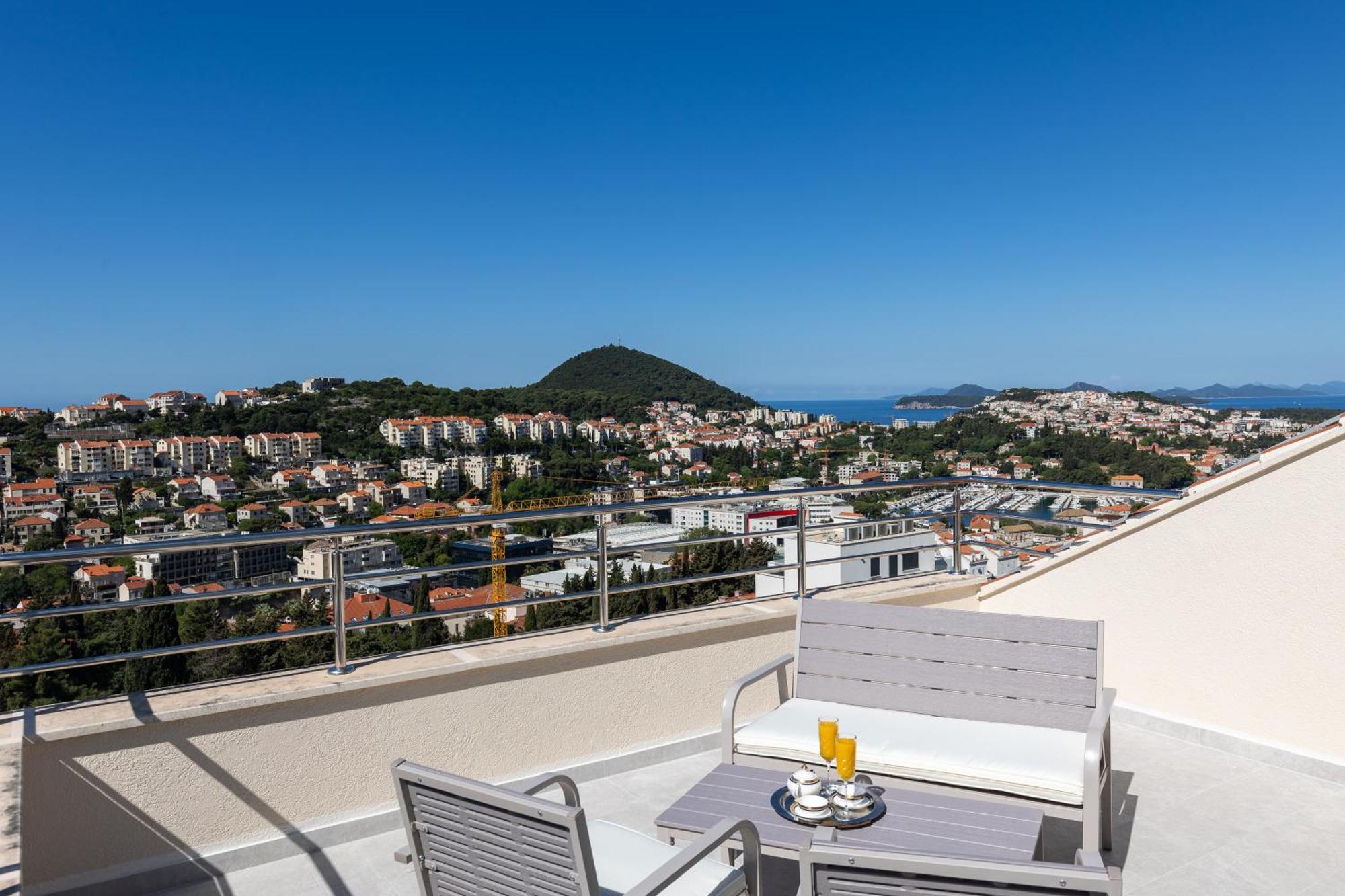 Marlea Sea-view Apartmán *